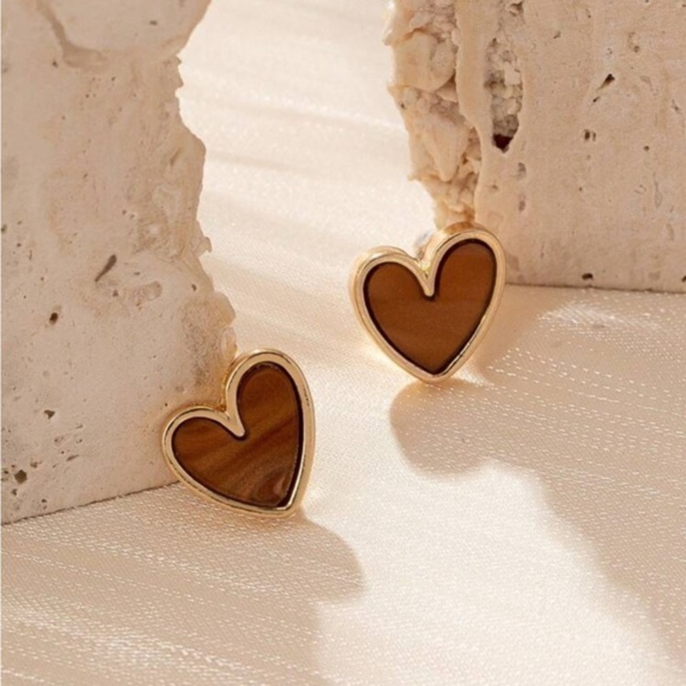✨NEW✨ Heart-Shaped Gold and Brown Earrings